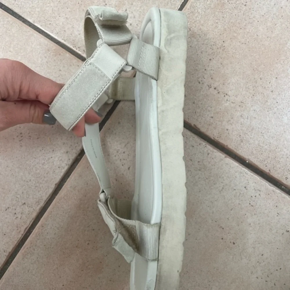 VINCE Carver Canvas-trimmed Faux Suede And Leather Sandals In White SIZE 11